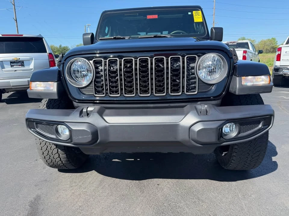 2025 Jeep JT Gladiator - Image 9 of 12