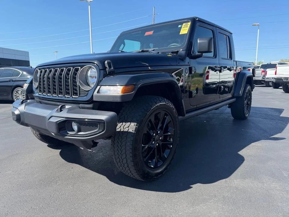 2025 Jeep JT Gladiator - Image 8 of 12
