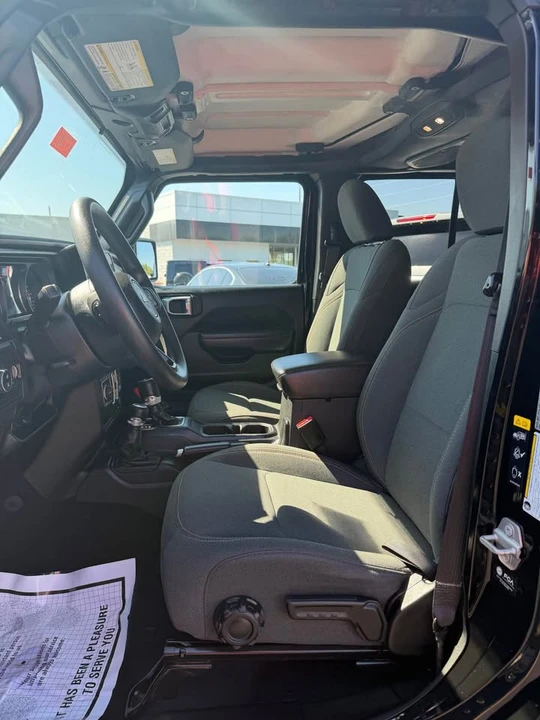 2025 Jeep JT Gladiator - Image 10 of 12