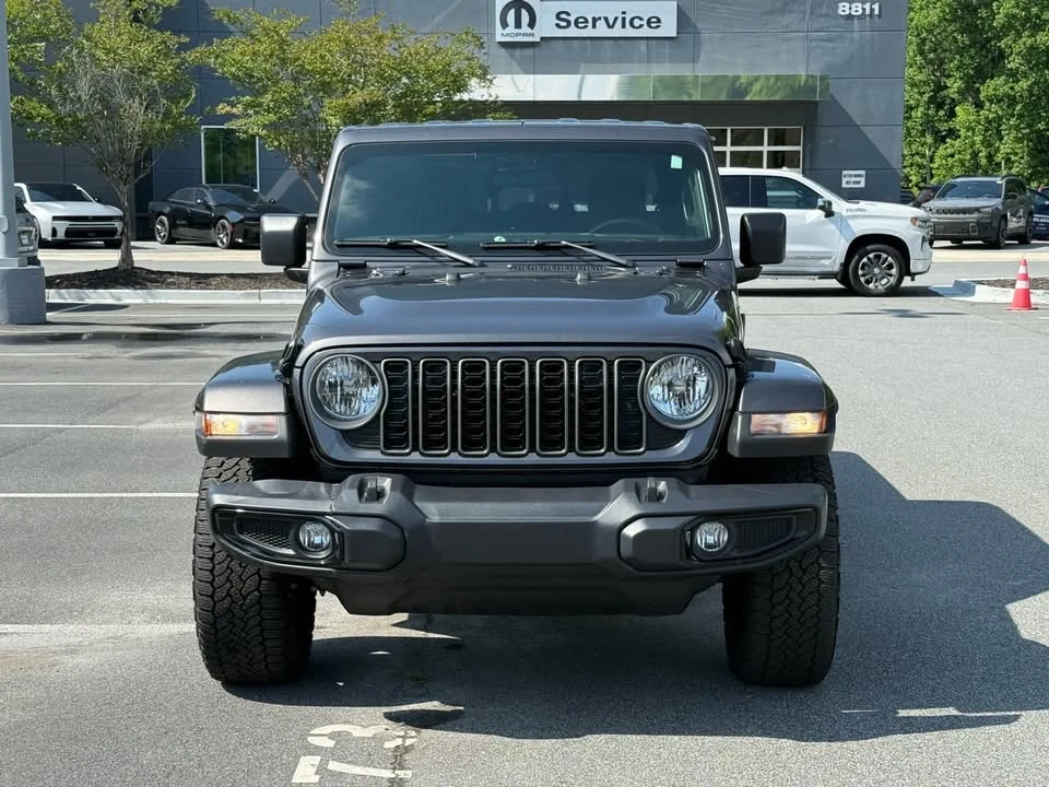 2025 Jeep JT Gladiator - Image 8 of 15