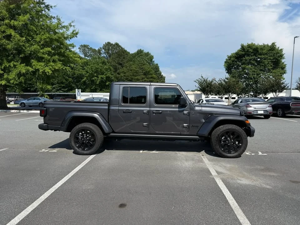 2025 Jeep JT Gladiator - Image 7 of 15