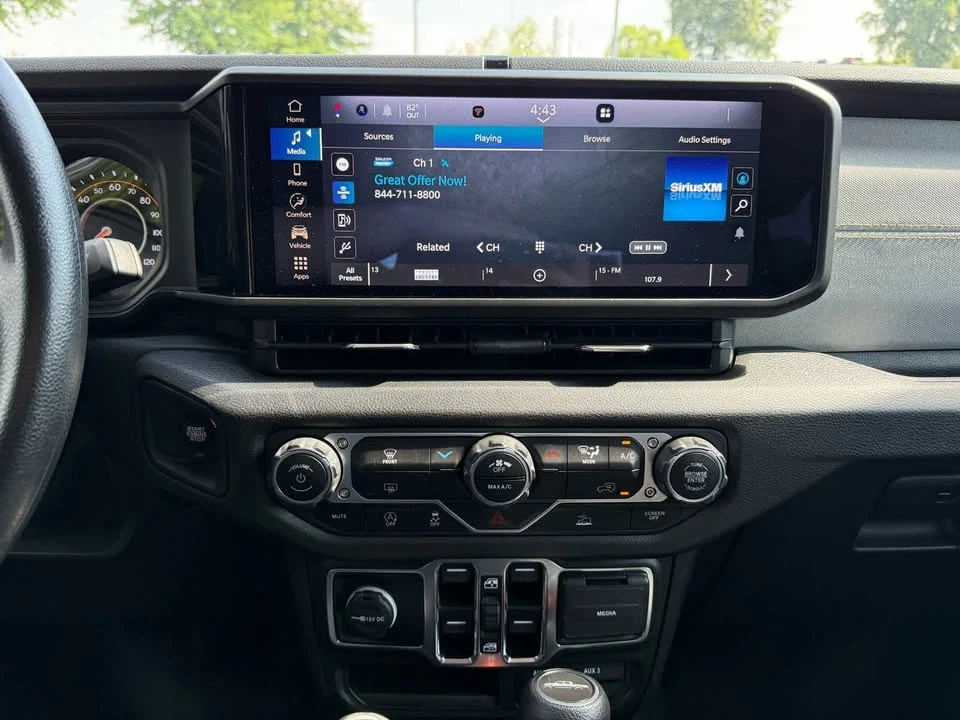 2025 Jeep JT Gladiator - Image 13 of 15