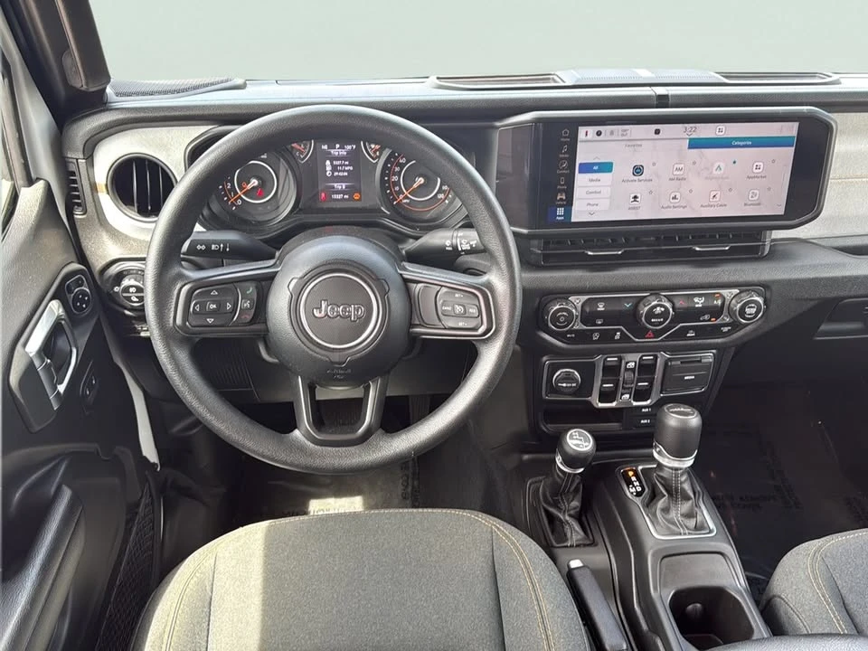 2025 Jeep JT Gladiator - Image 16 of 20