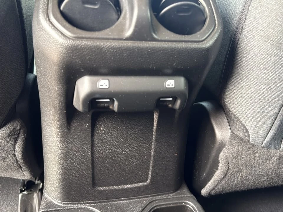 2025 Jeep JT Gladiator - Image 15 of 20