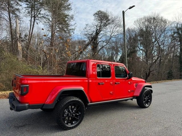 2025 Jeep JT Gladiator - Image 6 of 12