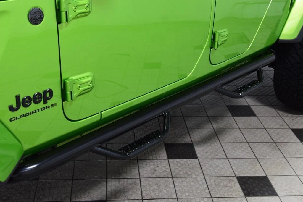 2025 Jeep JT Gladiator - Image 23 of 31