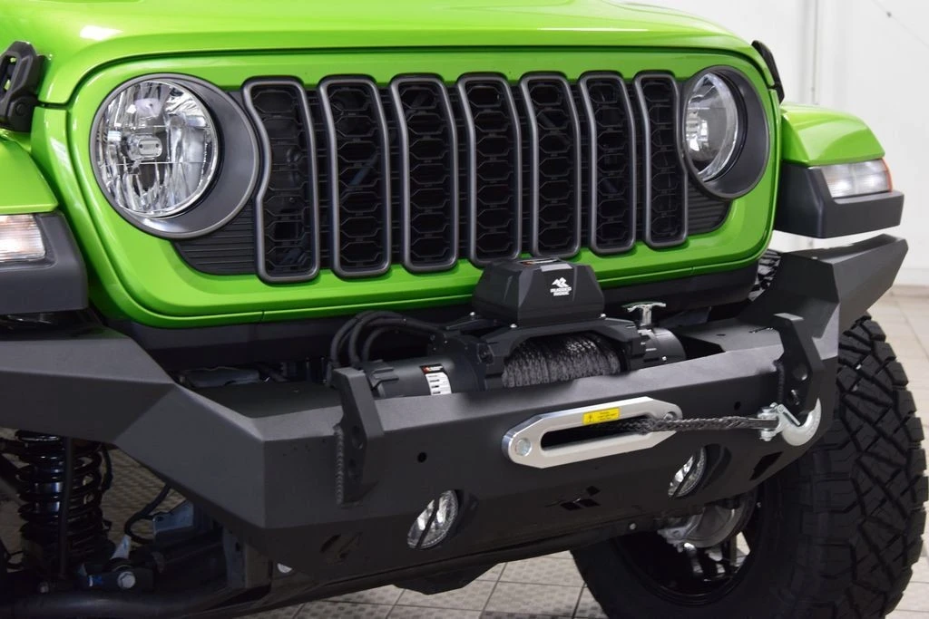 2025 Jeep JT Gladiator - Image 11 of 31