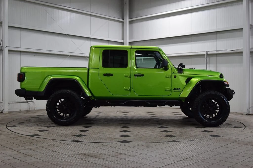 2025 Jeep JT Gladiator - Image 8 of 31