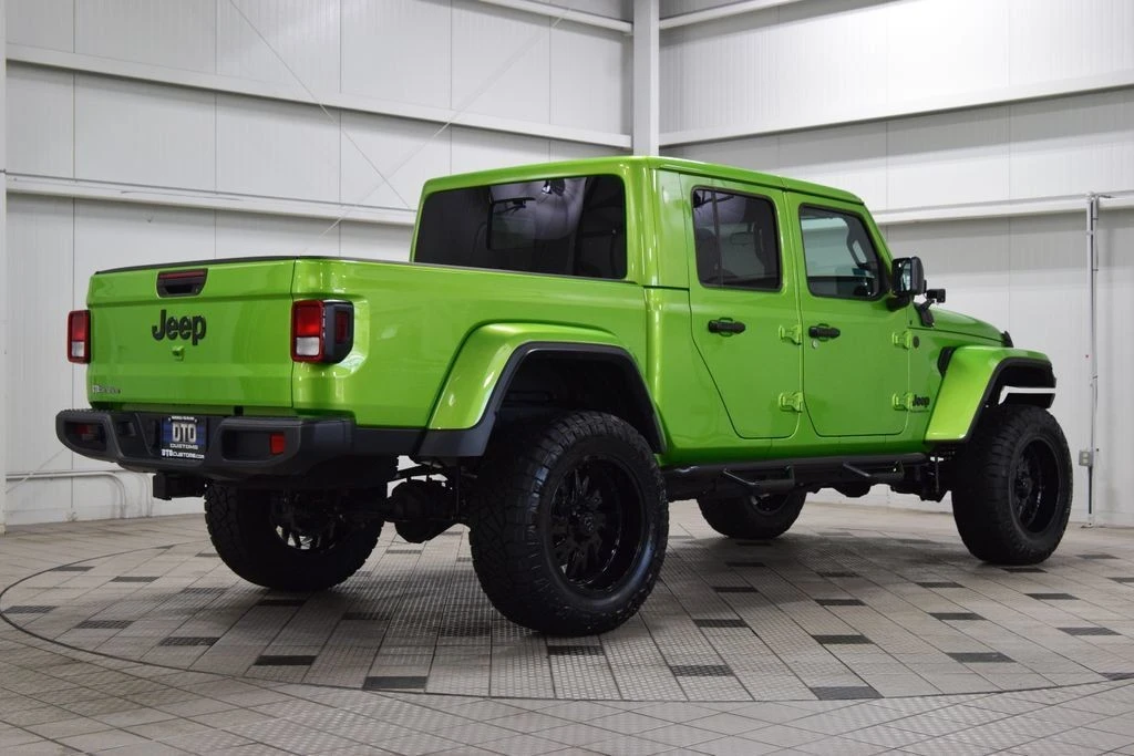 2025 Jeep JT Gladiator - Image 7 of 31