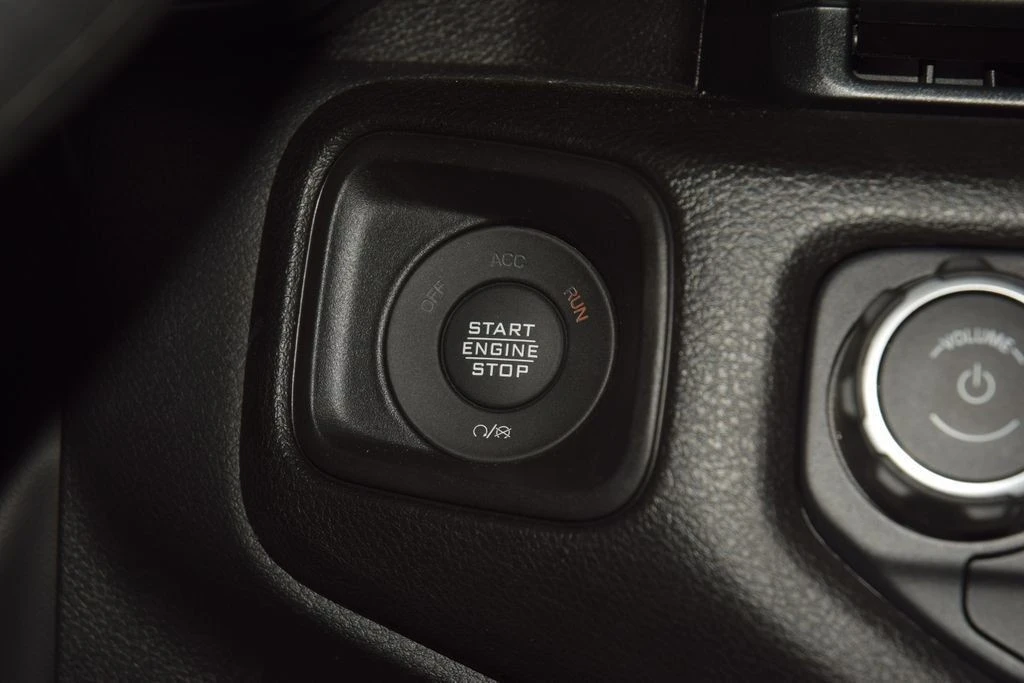 2025 Jeep JT Gladiator - Image 30 of 31