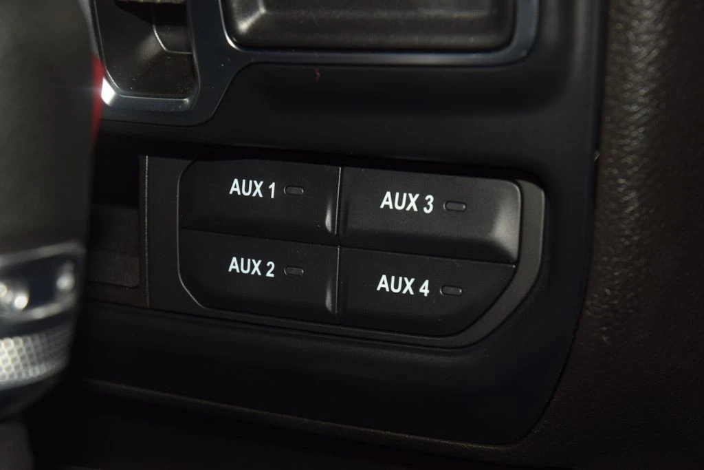 2025 Jeep JT Gladiator - Image 29 of 31