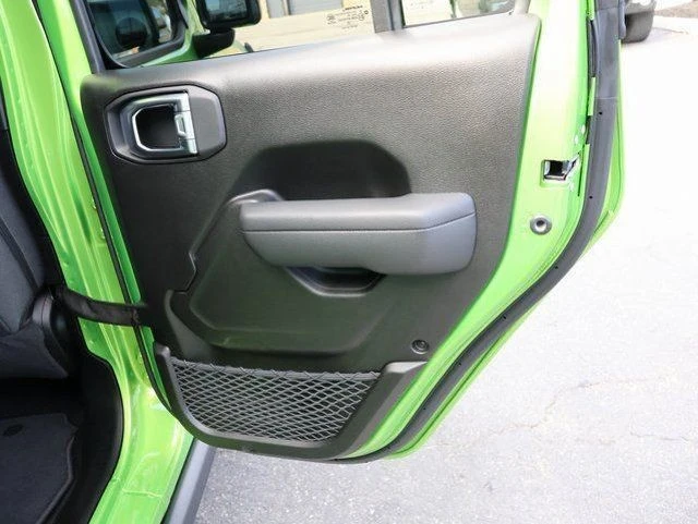 2025 Jeep JT Gladiator - Image 17 of 31