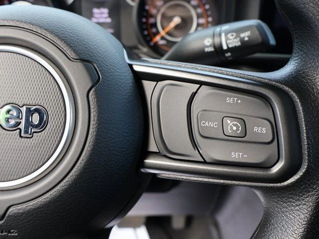 2025 Jeep JT Gladiator - Image 28 of 31