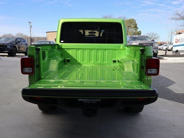 2025 Jeep JT Gladiator - Image 14 of 31
