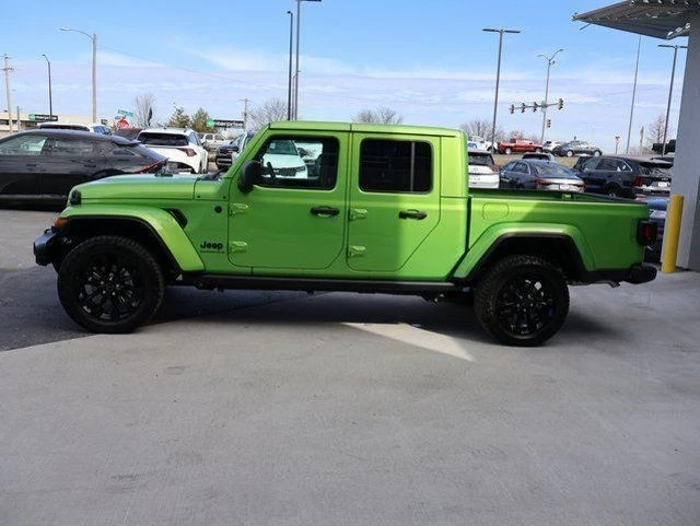 2025 Jeep JT Gladiator - Image 4 of 31