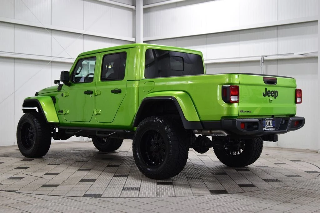 2025 Jeep JT Gladiator - Image 5 of 31
