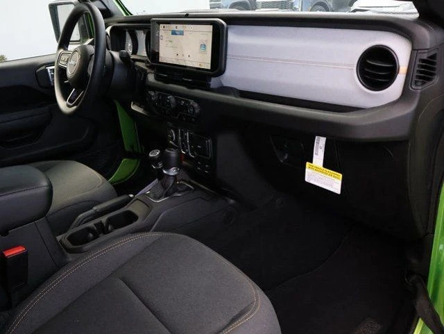2025 Jeep JT Gladiator - Image 23 of 31