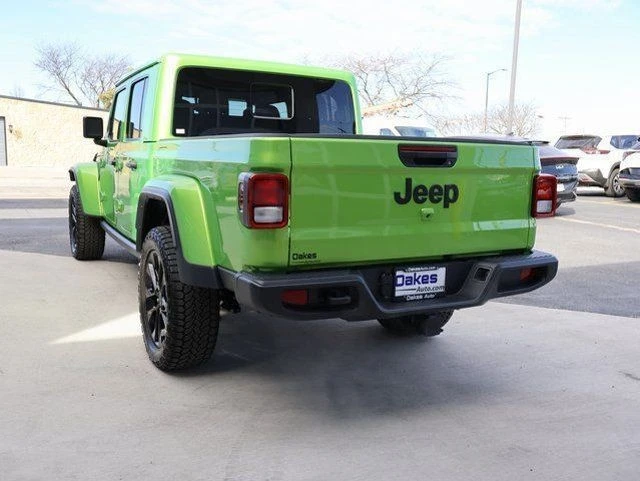 2025 Jeep JT Gladiator - Image 5 of 31