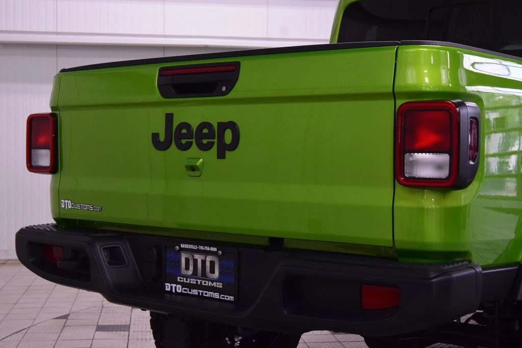 2025 Jeep JT Gladiator - Image 19 of 31
