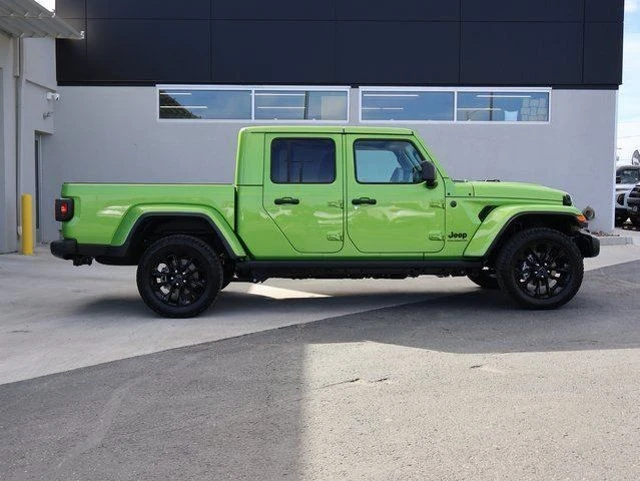 2025 Jeep JT Gladiator - Image 8 of 31