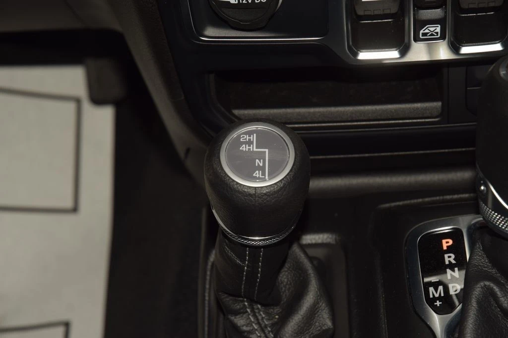 2025 Jeep JT Gladiator - Image 28 of 31