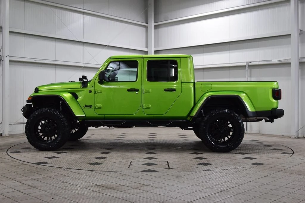 2025 Jeep JT Gladiator - Image 4 of 31