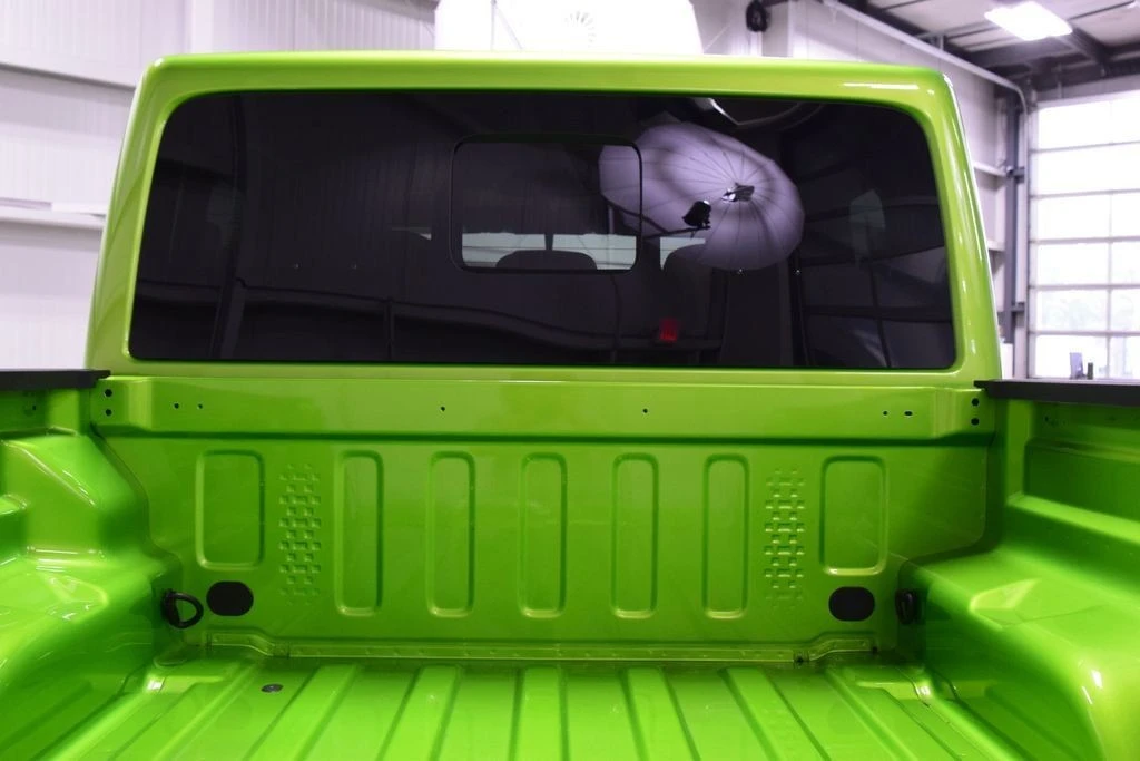 2025 Jeep JT Gladiator - Image 20 of 31
