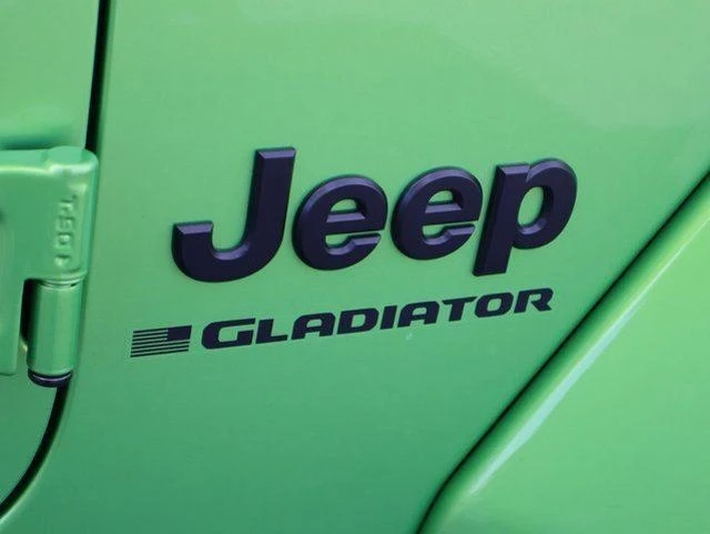 2025 Jeep JT Gladiator - Image 13 of 31