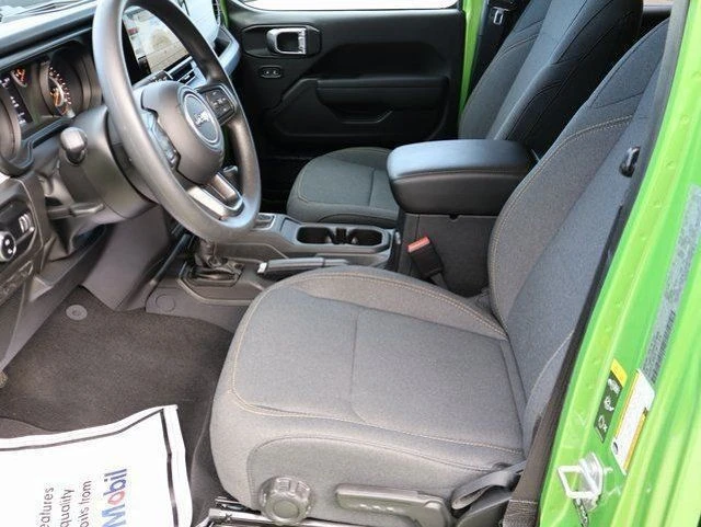 2025 Jeep JT Gladiator - Image 19 of 31