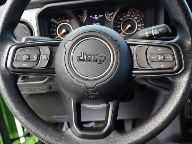 2025 Jeep JT Gladiator - Image 26 of 31