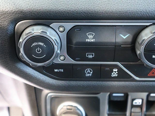 2025 Jeep JT Gladiator - Image 29 of 31