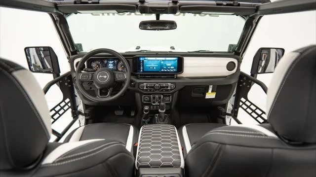 2025 Jeep JT Gladiator - Image 13 of 21