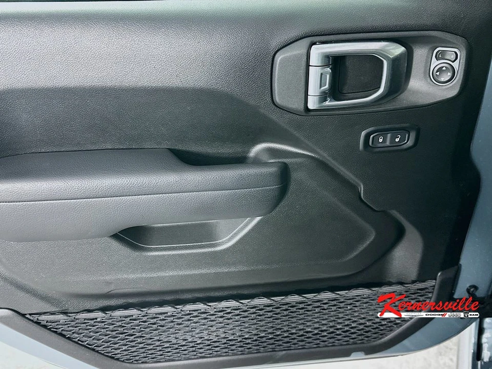 2025 Jeep JT Gladiator - Image 23 of 24