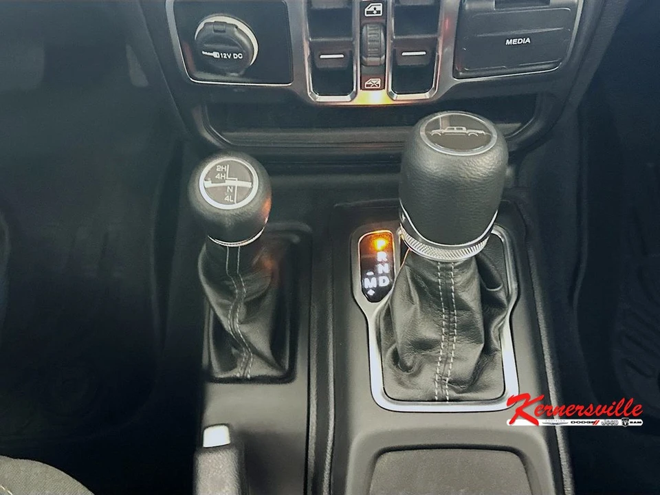 2025 Jeep JT Gladiator - Image 16 of 24