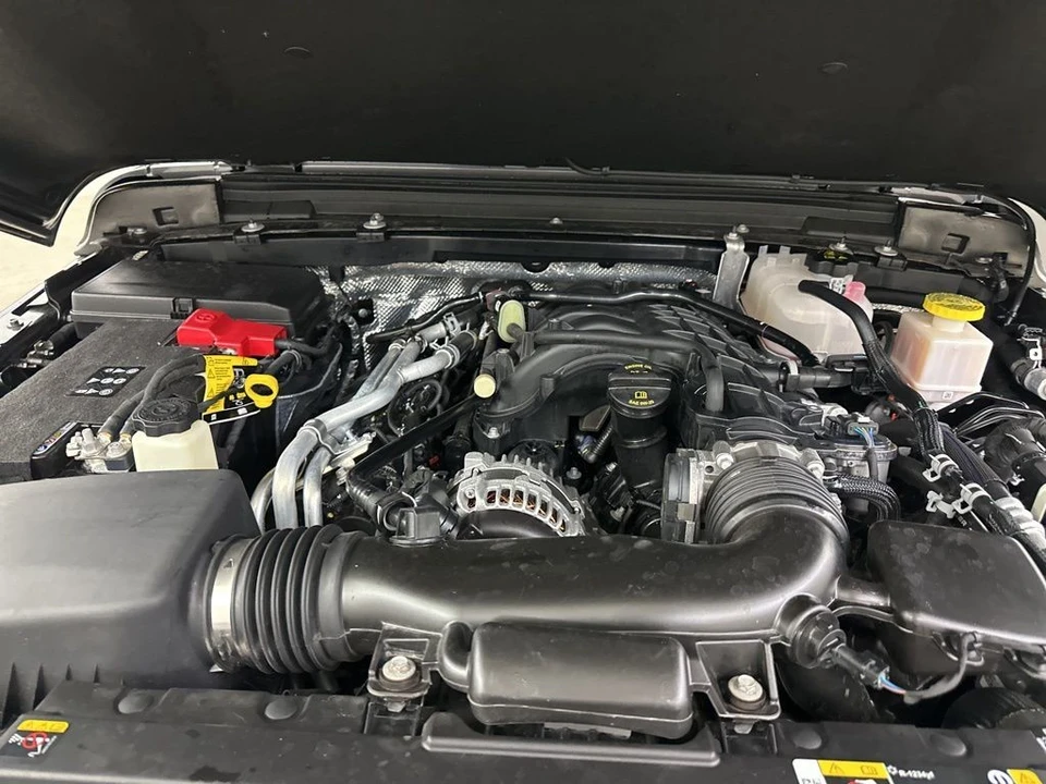 2025 Jeep JT Gladiator - Image 18 of 21