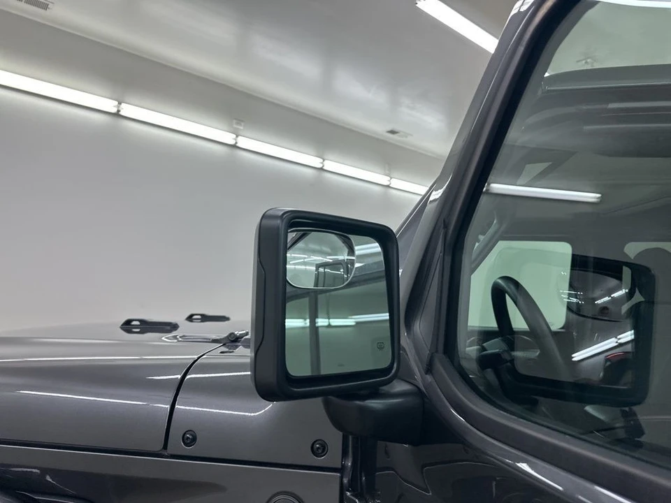 2025 Jeep JT Gladiator - Image 17 of 21