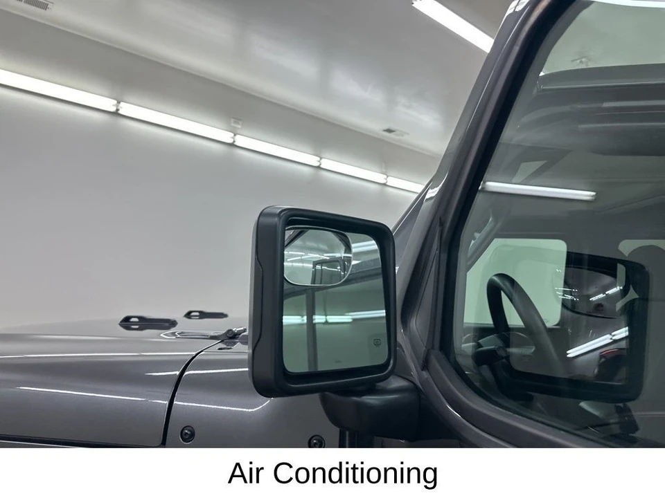 2025 Jeep JT Gladiator - Image 17 of 21