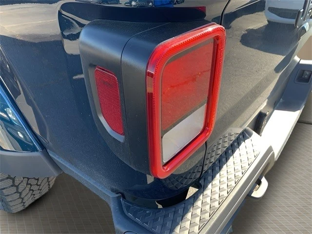 2025 Jeep JT Gladiator - Image 13 of 21