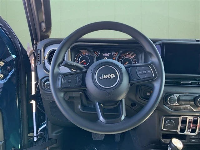 2025 Jeep JT Gladiator - Image 19 of 21