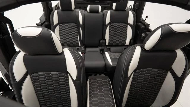2025 Jeep JT Gladiator - Image 19 of 21