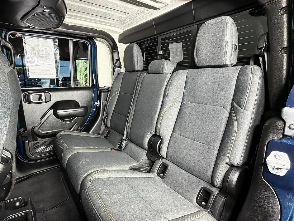 2025 Jeep JT Gladiator - Image 17 of 31