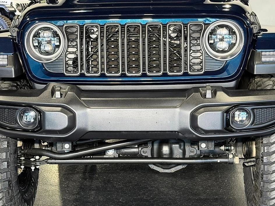2025 Jeep JT Gladiator - Image 5 of 31