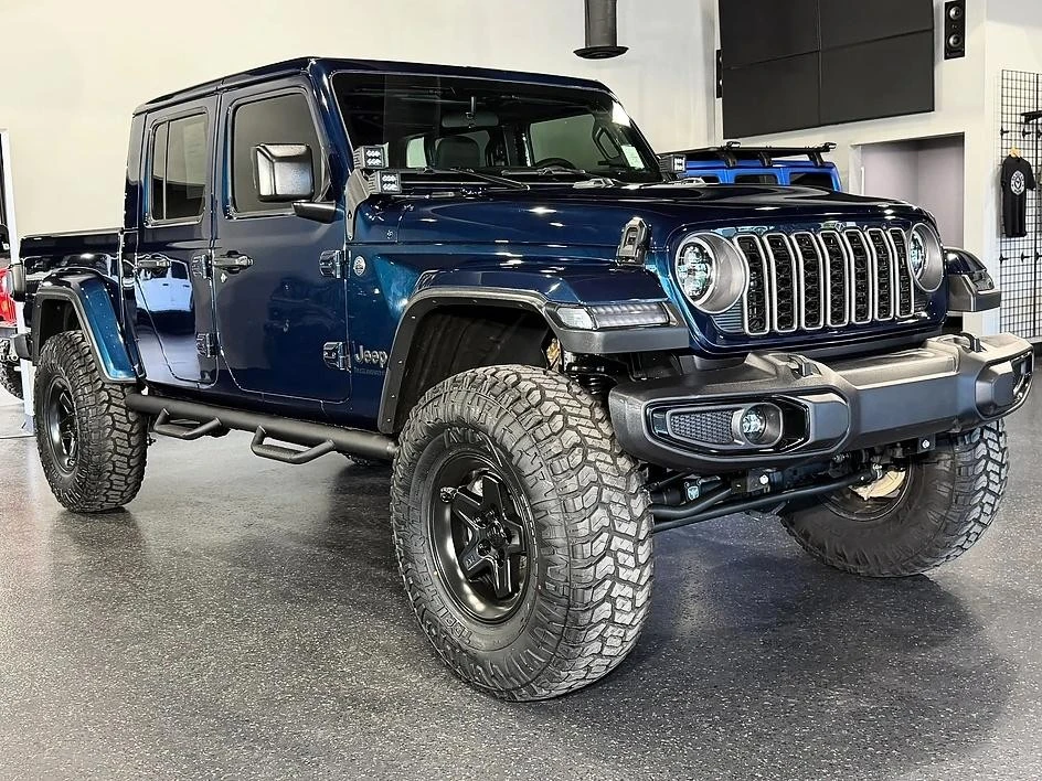 2025 Jeep JT Gladiator - Image 2 of 31
