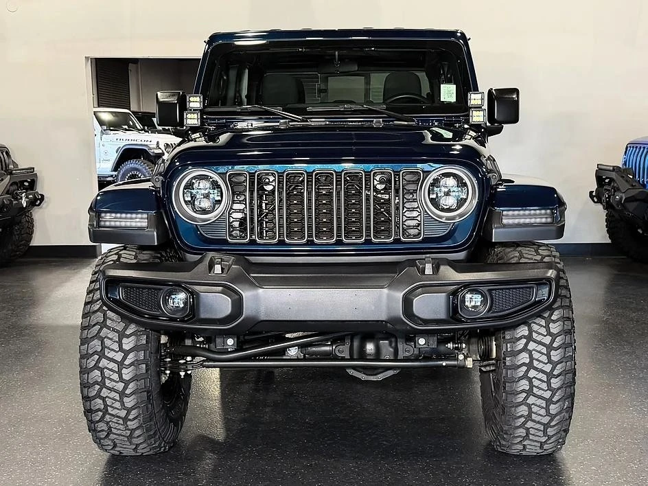2025 Jeep JT Gladiator - Image 3 of 31