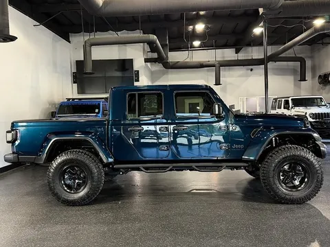 2025 Jeep Gladiator Nighthawk