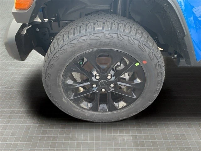 2025 Jeep JT Gladiator - Image 11 of 21