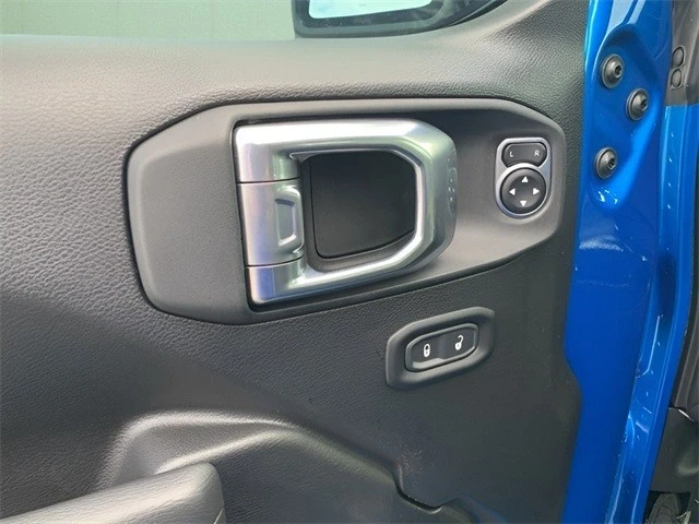 2025 Jeep JT Gladiator - Image 17 of 21