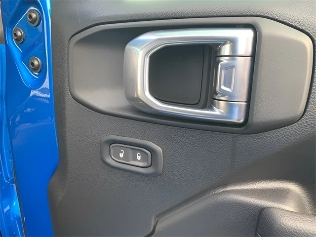 2025 Jeep JT Gladiator - Image 19 of 21