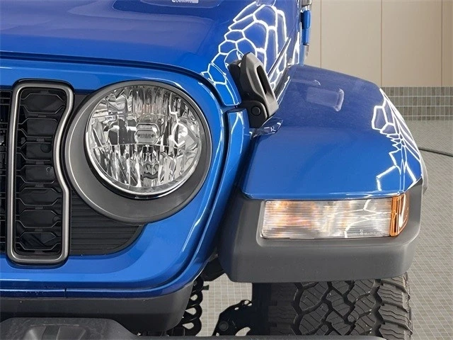 2025 Jeep JT Gladiator - Image 10 of 21