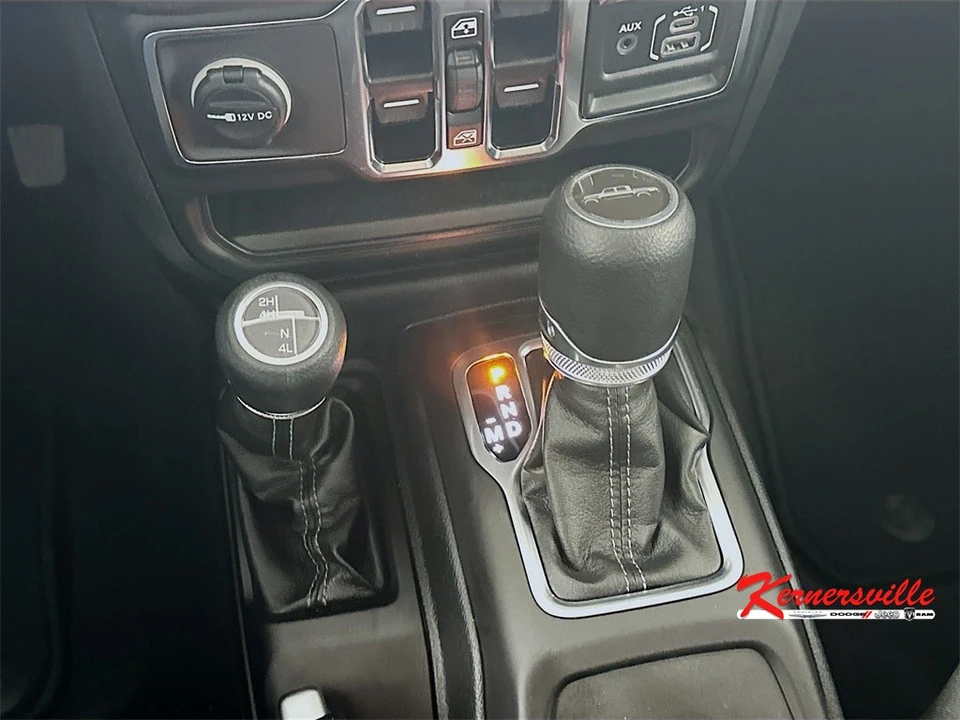 2025 Jeep JT Gladiator - Image 16 of 21